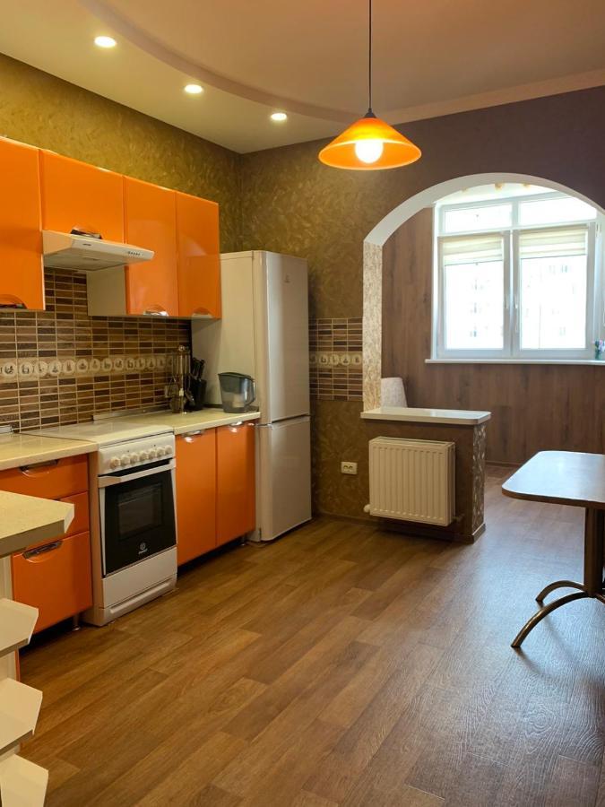 Квартира В Новострое Apartamento Odessa Exterior foto